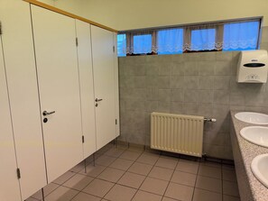 Bathroom - Space capsule Hostel by Welcome Iceland  (Budardalur)
