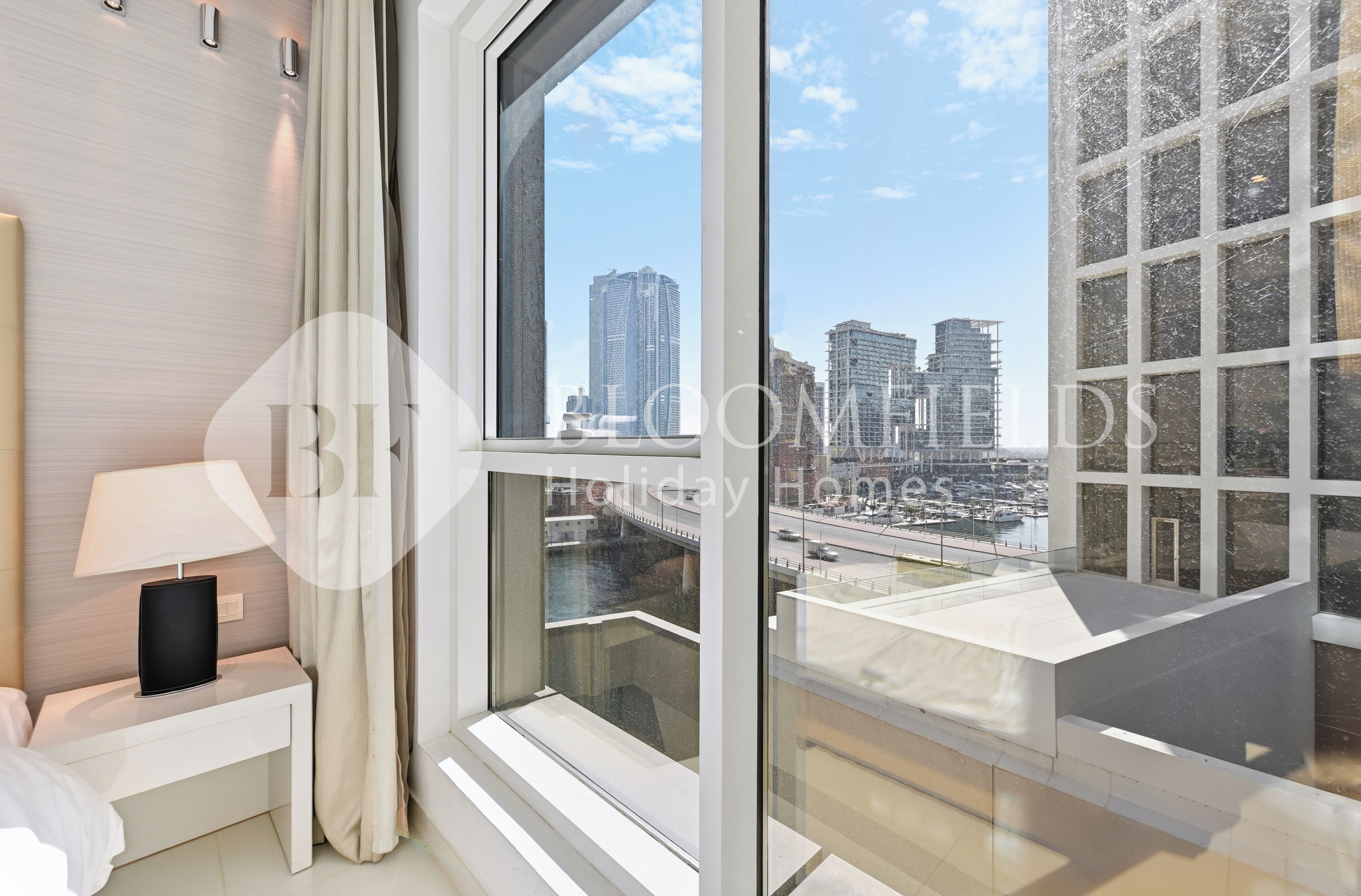 アパートメント バルコニー | 内装