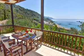 Outdoor dining - Aithra One Bedroom Apartment (Pelekas)