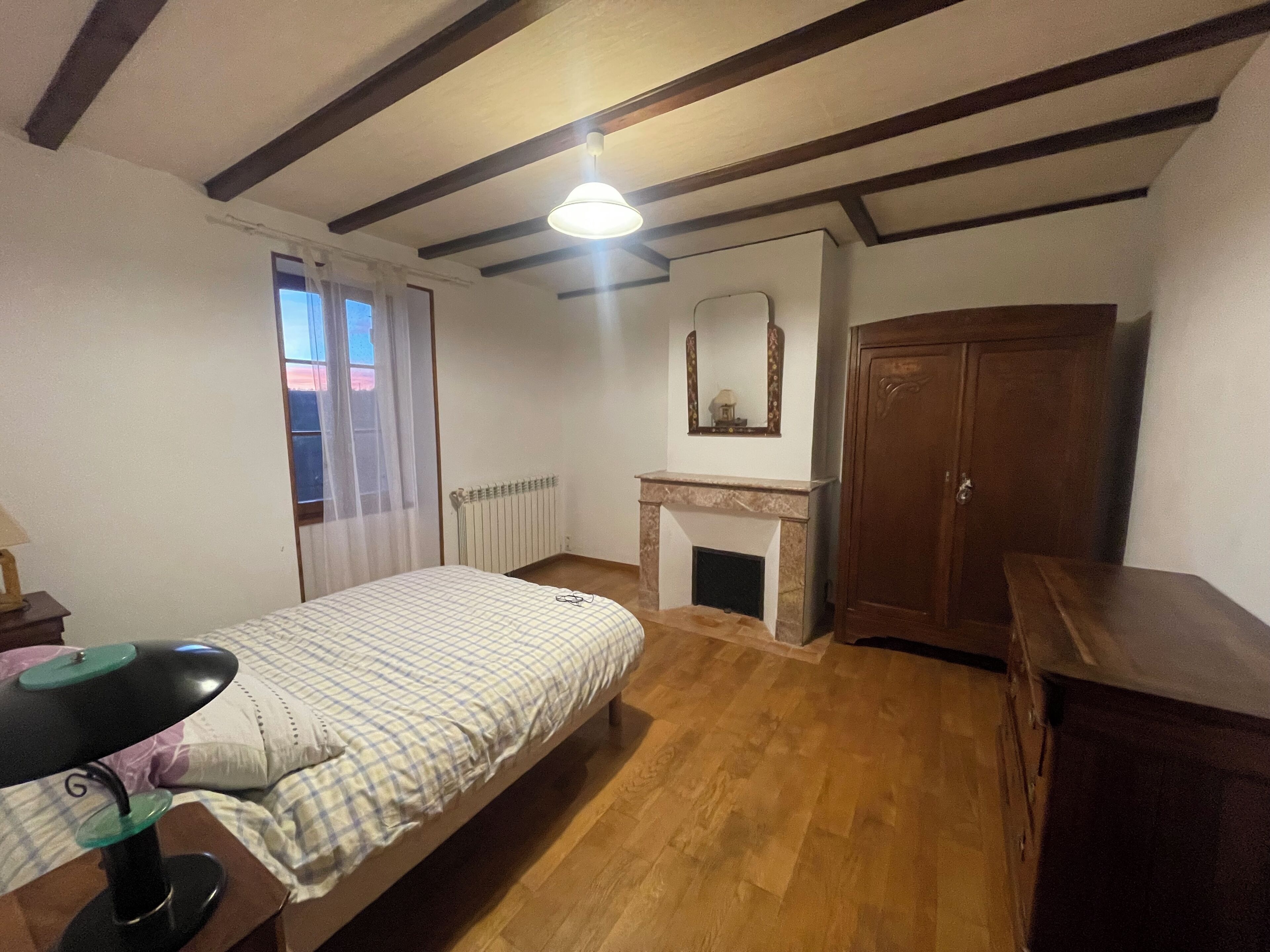 6 bedrooms, desk, iron/ironing board, WiFi