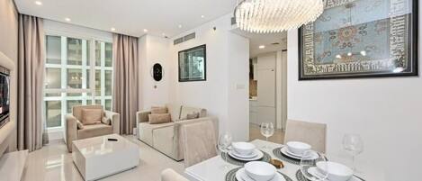 Apartment, City View | Dining