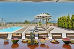 2 outdoor pools - Elios Villas (Marathi)