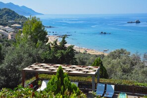 Property grounds - Echo One Bedroom Apartment (Pelekas)