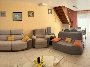 TV - House for 8, near beach in Sarzeau, 4 bedrooms, garden (Sarzeau)