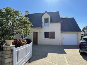 Exterior - House for 8, near beach in Sarzeau, 4 bedrooms, garden (Sarzeau)