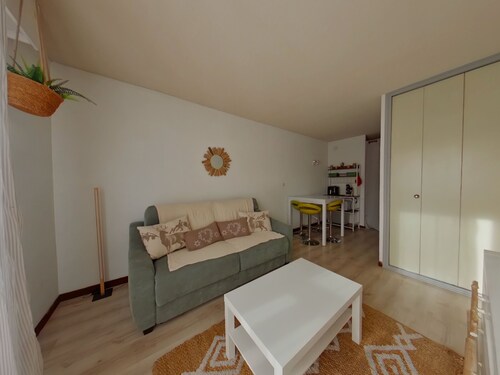 Grand studio 4 pers avec accès piscine aux Rousses