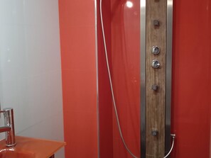 Hair dryer - Bright family apartment in historic monument in Granada, city center (Granada)
