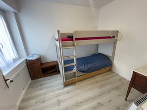 2 bedrooms, free WiFi - House 4 pers, city center, near beach, WiFi (La Tranche-sur-Mer)