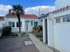 Exterior detail - House 4 pers, city center, near beach, WiFi (La Tranche-sur-Mer)