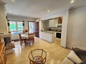 Dining - 2-bedroom townhouse in beautiful area of Orihuela Costa- Los Dolses (Orihuela Costa)