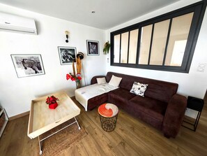 TV - Modern T2 with Air Conditioning, Wifi, Parking - 2/4 people (Canet-en-Roussillon)