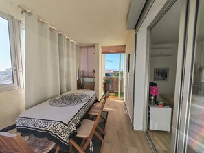 Free WiFi - Modern T2 with Air Conditioning, Wifi, Parking - 2/4 people (Canet-en-Roussillon)