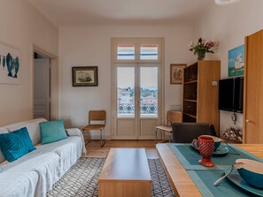 TV - Arcachon Center: T2 20m from Beach with Parking (Arcachon)