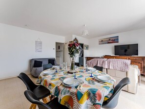Dining - Spacious T3 apartment with parking, balconies, 20m from Arcachon beach (Arcachon)