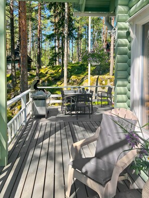 Unclassified image, 2 of 20, button