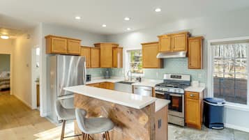 House (2 Bedrooms) | Interior