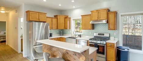 House (2 Bedrooms) | Interior