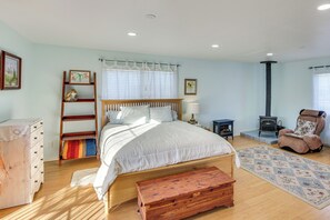 Apartment (0 Bedroom) | Interior - Couples Retreat in Lompoc! Studio w/ Lush Garden (Lompoc)