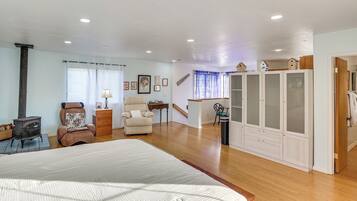 Apartment (0 Bedroom) | Interior