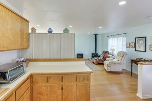 Apartment (0 Bedroom) | Interior - Couples Retreat in Lompoc! Studio w/ Lush Garden (Lompoc)