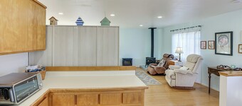 Couples Retreat in Lompoc! Studio w/ Lush Garden