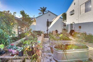 Apartment (0 Bedroom) | Interior - Couples Retreat in Lompoc! Studio w/ Lush Garden (Lompoc)