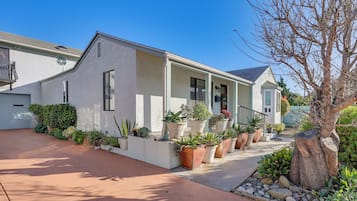 Apartment (0 Bedroom) | Interior