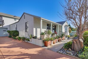 Apartment (0 Bedroom) | Interior - Couples Retreat in Lompoc! Studio w/ Lush Garden (Lompoc)