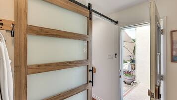 Apartment (0 Bedroom) | Interior