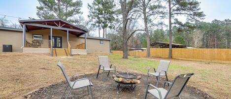 House (4 Bedrooms) | Front of property