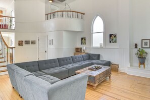 House (3 Bedrooms) | Interior - 'the Sanctuary' in Historic Dtwn Staunton (Staunton)