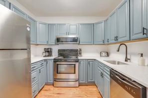 Apartment (2 Bedrooms) | Interior - Walk to Golf Course! Clymer Summer Escape w/ Deck (Clymer)