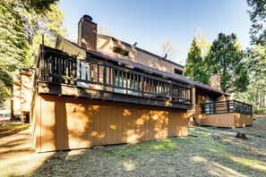 Interior - Community Perks & Watercrafts: Shaver Lake Condo (Shaver Lake)