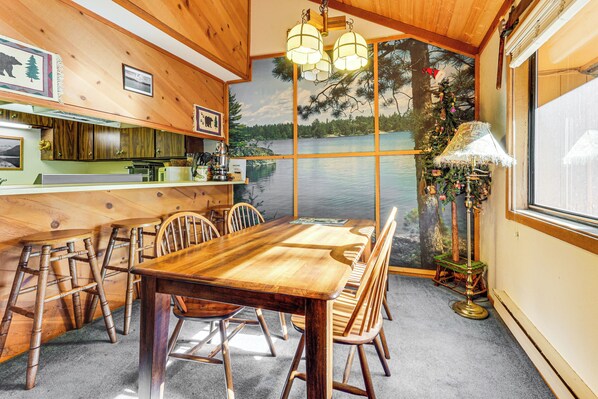 Interior - Community Perks & Watercrafts: Shaver Lake Condo (Shaver Lake)