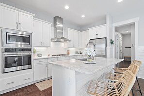 Fridge, microwave, oven, stovetop - Almost Home 4BR Sleeps 12 ! 6 Bikes & Golf Cart / Pickleball Courts/ Heated Pool at NatureWalk 30A! (Santa Rosa Beach)
