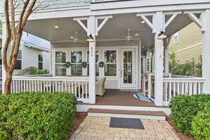 Exterior detail - Shore Beats Work – 4BR Home Across From Pools, Golf Cart, Bikes (Santa Rosa Beach)
