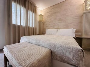 Blackout curtains, soundproofing, free WiFi - Oasi Cleopatra Luxury suite B&B (San Pietro In Bevagna)