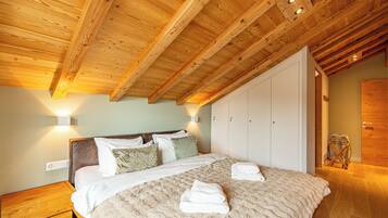 Strygejern/strygebræt, internetforbindelse, sengetøj