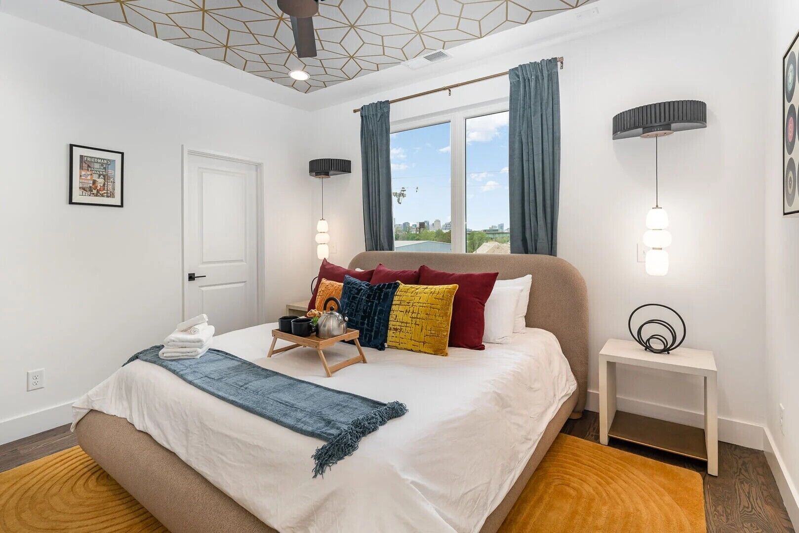 Iron/ironing board, free WiFi, bed sheets