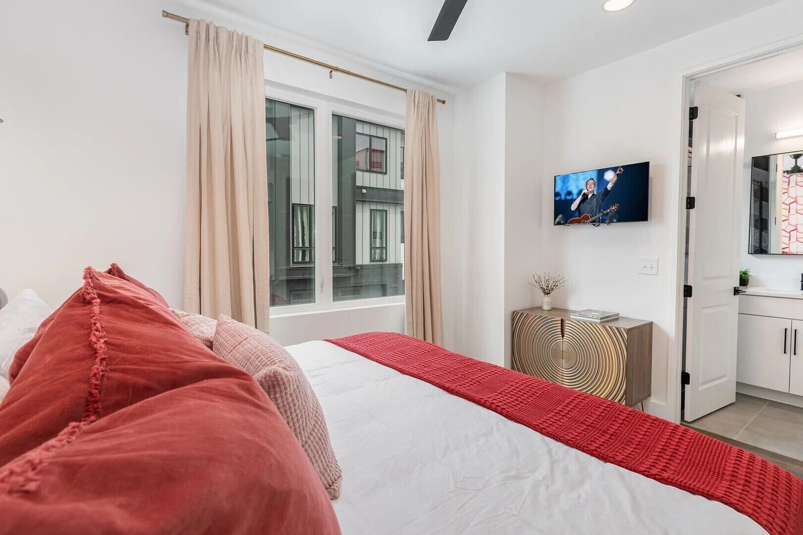 熨斗/熨衫板、免費 Wi-Fi、床單