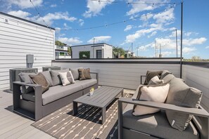 Terrace/patio - Luxury Skyline Rooftop Hot Tub | 5 Min to Broadway (nashville)