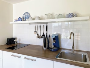 Apartment, Garden View | Private kitchen - Yart (Scharendijke)