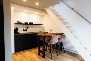 Apartment, Garden View | Private kitchen - Yart (Scharendijke)