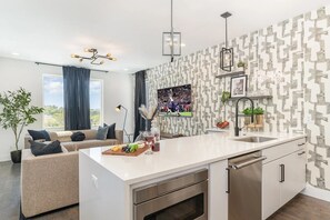 Interior - Spacious 4BR Luxury Stay w/ Rooftop Hot Tub (nashville)