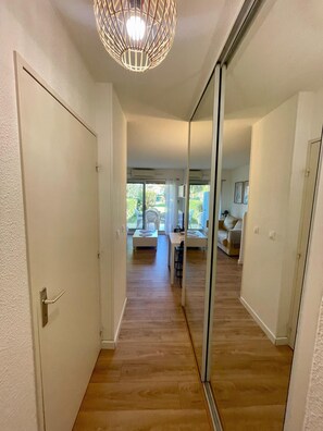 House | Reception - Apartment With Garden and Pool Access (Antibes)