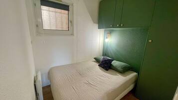 House | 1 bilik tidur, cadar katil