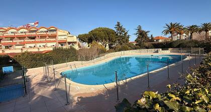 Apartment With Garden and Pool Access