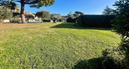 Apartment With Garden and Pool Access