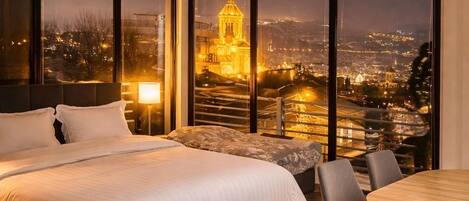 Soundproofing, iron/ironing board, free WiFi