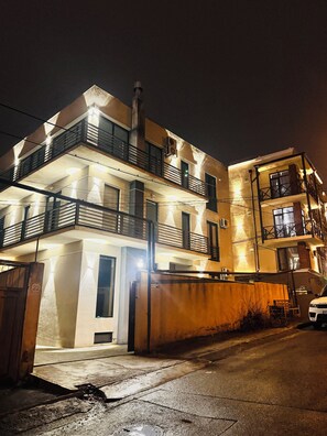 Classic Double Room, City View | Exterior - Natali Inn (T'bilisi)